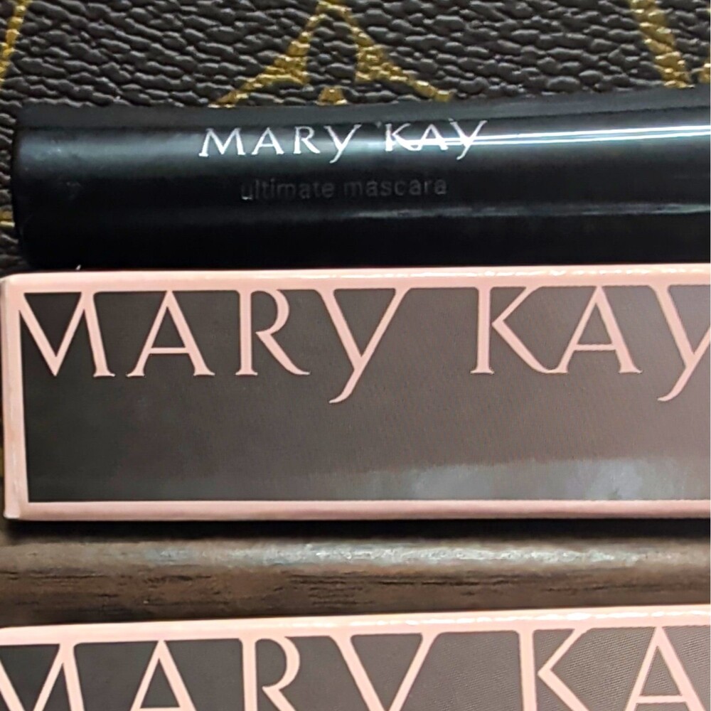 2pk Mary Kay Ultimate Mascara Model 017657, Black Noir, 0.28 oz Volume Mascara